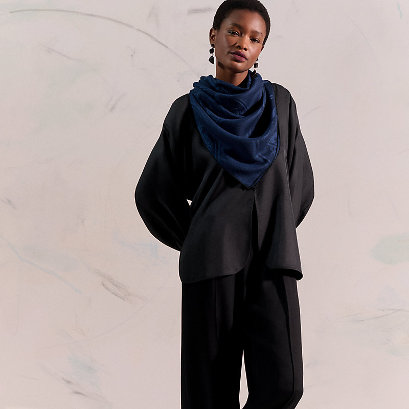 新作【エルメス】カレ 110 カシミアシルク ニュー・リブリス　マロングラッセ 新作【エルメス】カレ 110 カシミアシルク ニュー・リブリス マロン